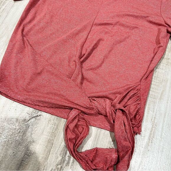 William Rast Red and White Striped Front Tie Short Sleeve Tee Shirt Womens Small - Picture 3 of 4